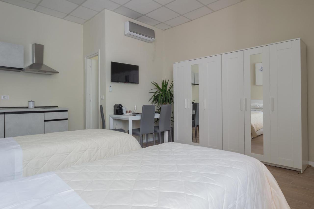 Center Rooms 皮亚琴察 外观 照片