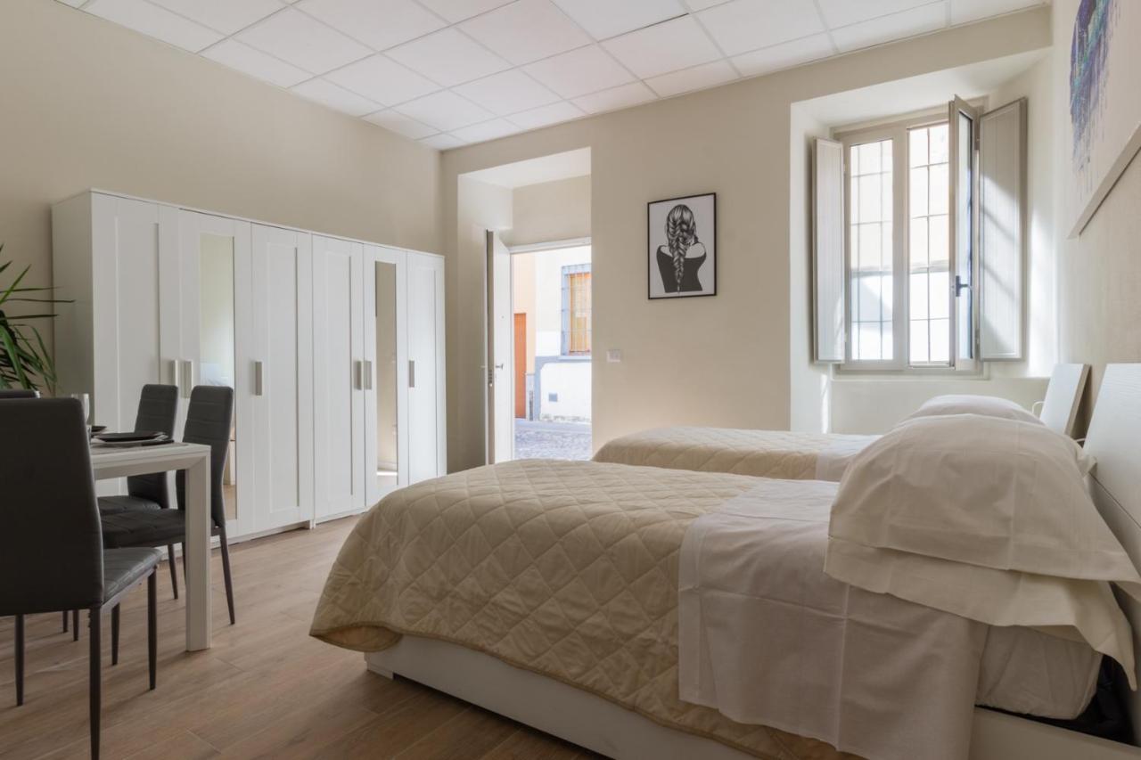 Center Rooms 皮亚琴察 外观 照片