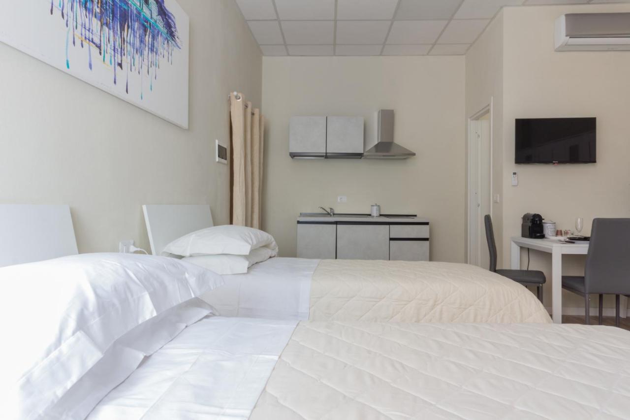 Center Rooms 皮亚琴察 外观 照片