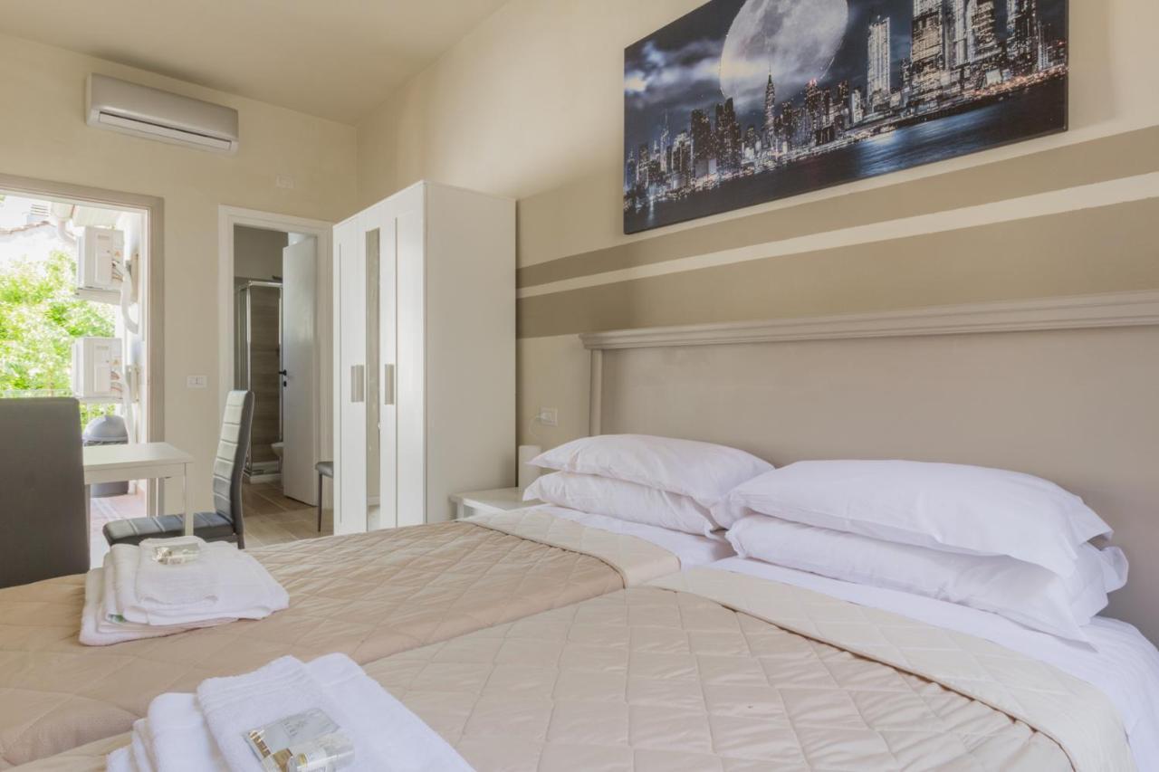 Center Rooms 皮亚琴察 外观 照片