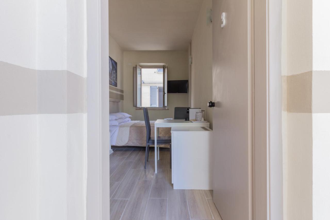 Center Rooms 皮亚琴察 外观 照片