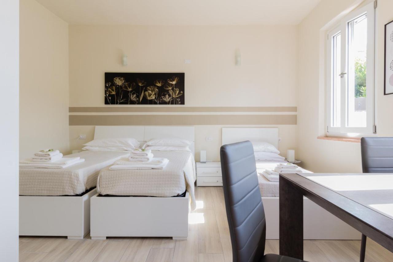 Center Rooms 皮亚琴察 外观 照片